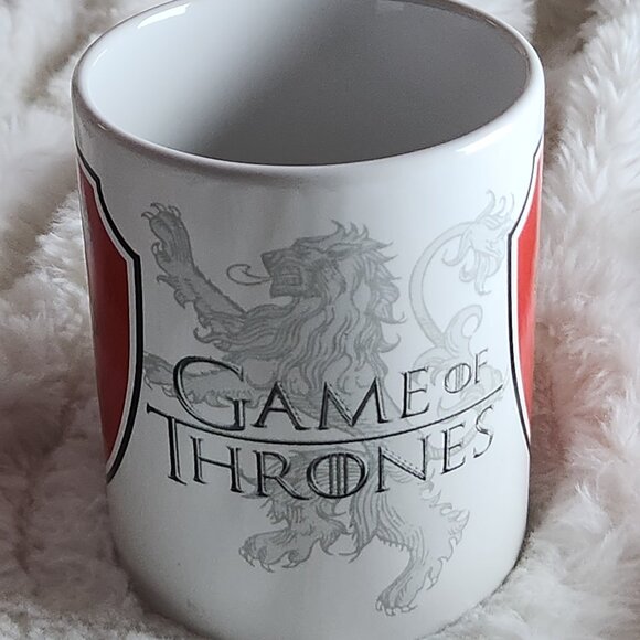 Game of Thrones: Hear Me Roar Lannister Ceramic Mug (2014) Home Box Office, Prop - Picture 1 of 8